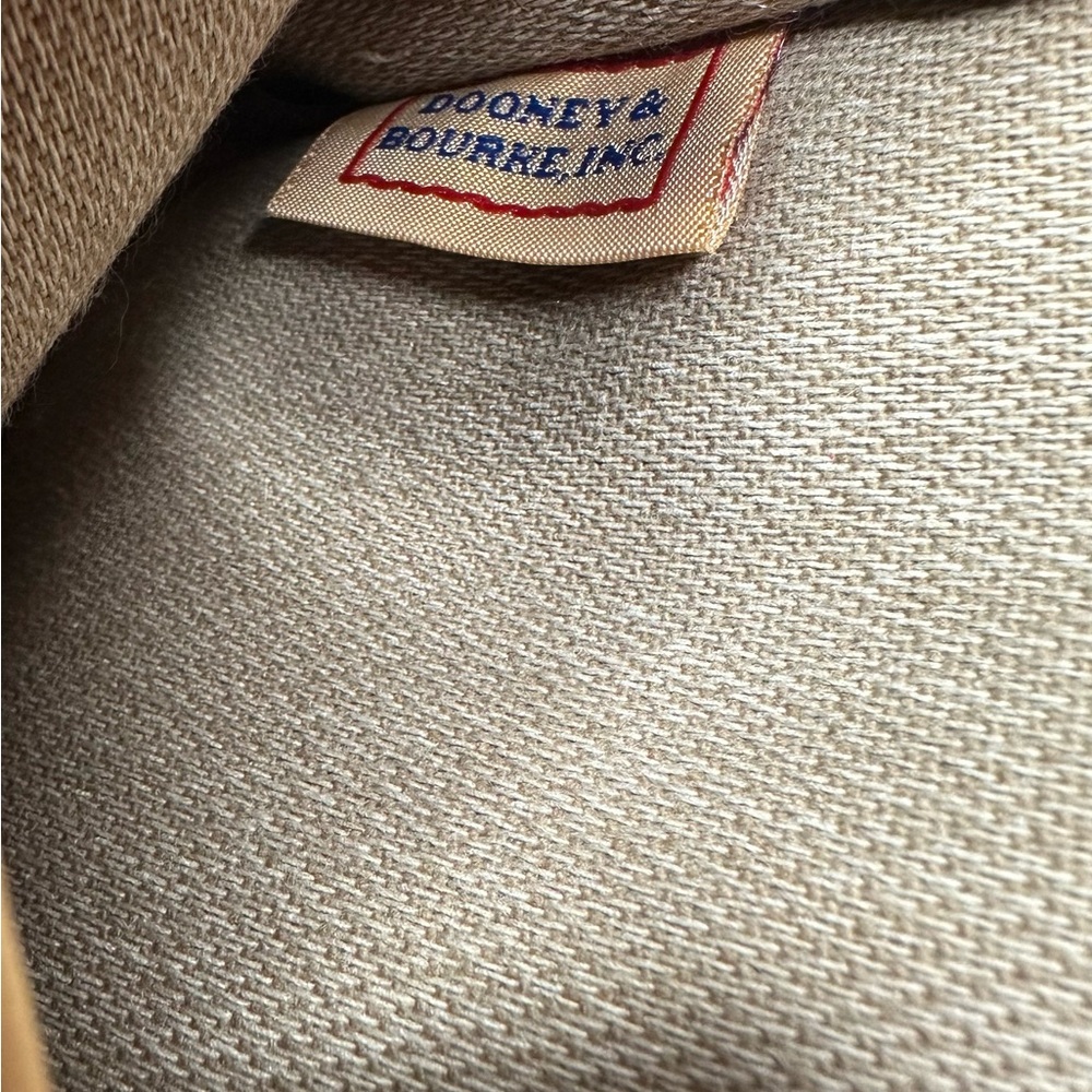 Y2K Dooney & Bourke Red Canvas Wristlet with Tan Leather Trim - Picture 7 of 10